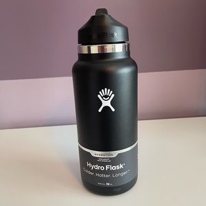 NEW 32 oz Hydroflask with straw lid